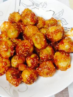 Hình của món Trứng cút chiên sốt cay ngọt.