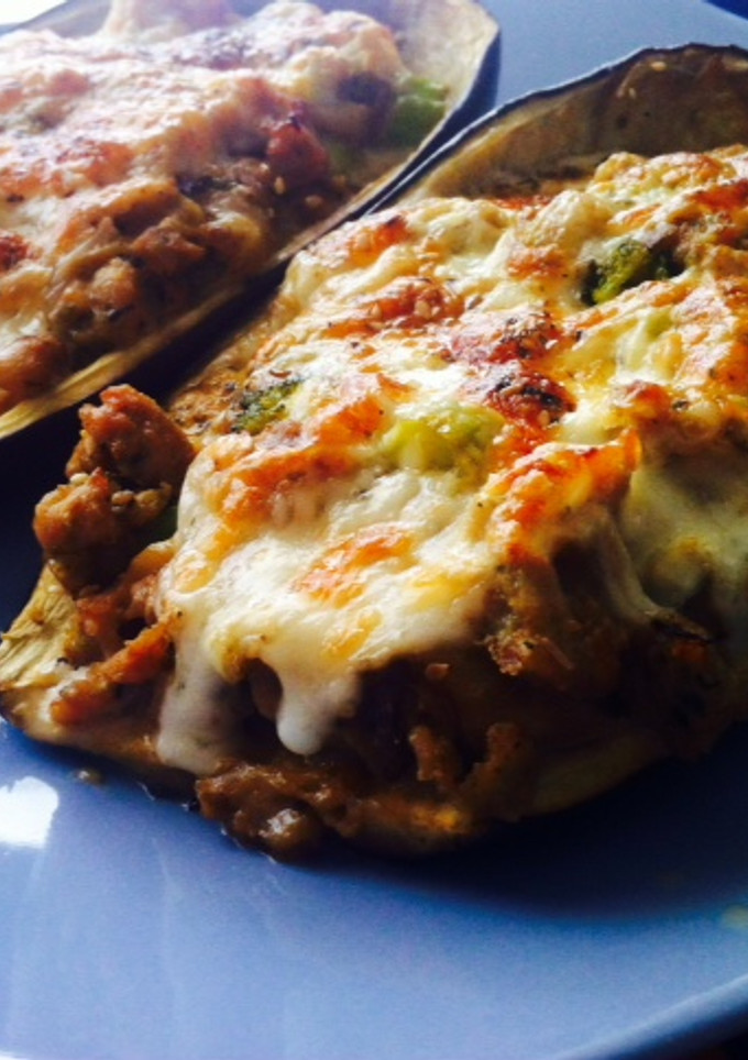 Una foto de Berenjenas rellenas de verduras con queso crema