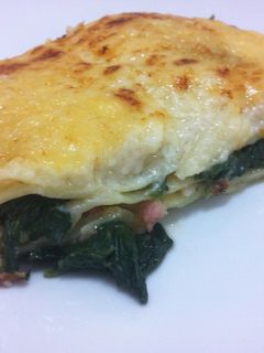 Una foto de Lasaña de espinacas y bacon