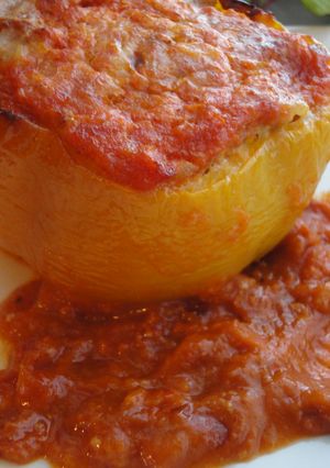 Una foto de Gefüllte Paprika o pimiento rellenos estilo austríaco