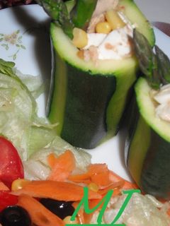 Una foto de Calabacines rellenos de atún