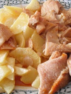 Una foto de Menudo de res con patatas fritas