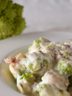 Una foto de Romanescu gratinado con bacon