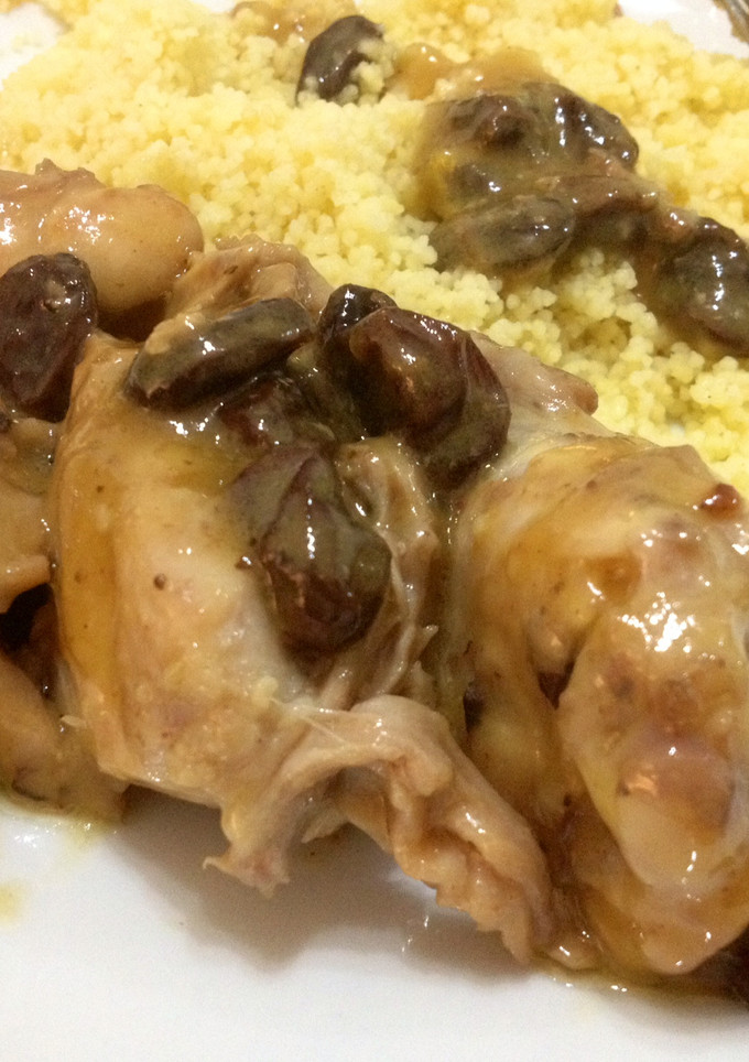 Una foto de Pollo con uvas pasas