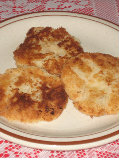 Una foto de Tortitas de yuca rellenas