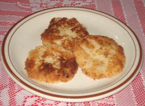 Una foto de Tortitas de yuca rellenas 