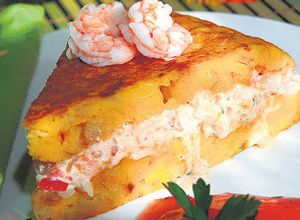 Una foto de Tortilla de papa rellena de camarón