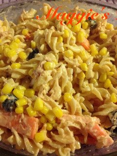 Una foto de Ensalada de pasta y pollo