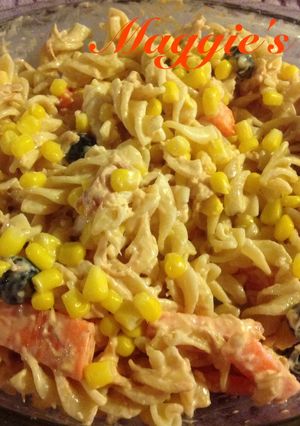 Una foto de Ensalada de pasta y pollo
