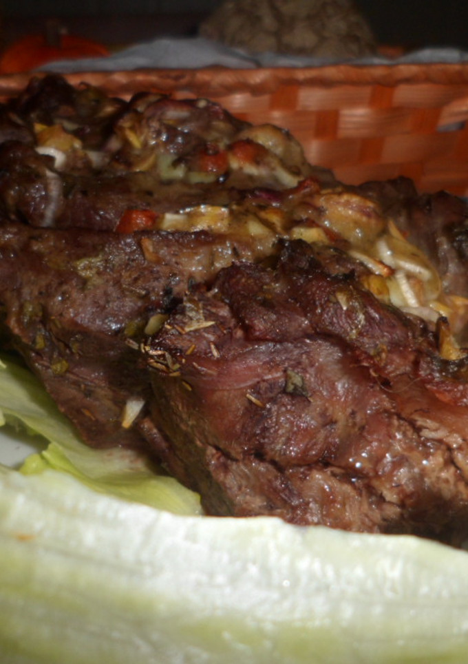 Una foto de Tapa de paleta o picaña al verdeo