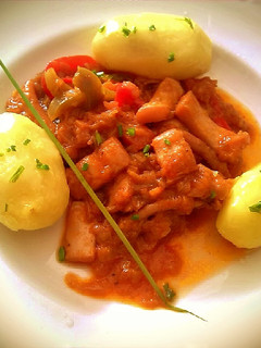 Una foto de Calamares en su salsa