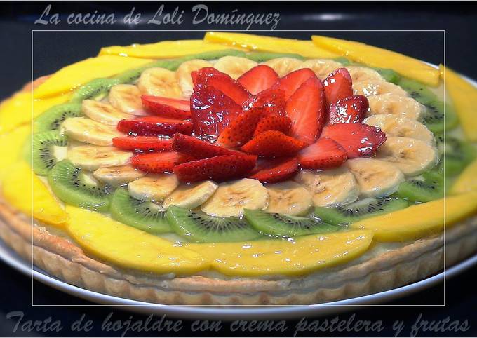 Foto principal de Tarta de hojaldre con crema pastelera y frutas