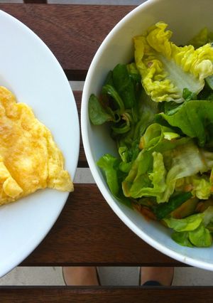 Una foto de Tortilla y ensalada 