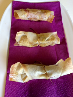 Una foto de Rollitos de crema de puerros y champiñones con jamón plancha