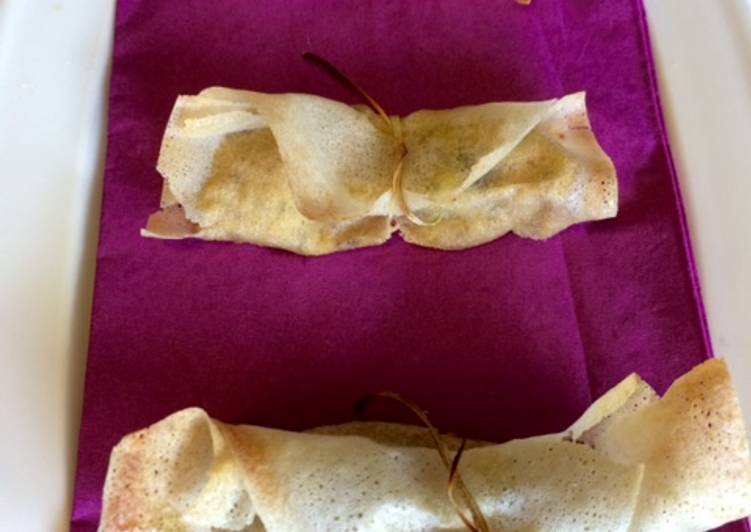 Rollitos de crema de puerros y champiñones con jamón plancha
