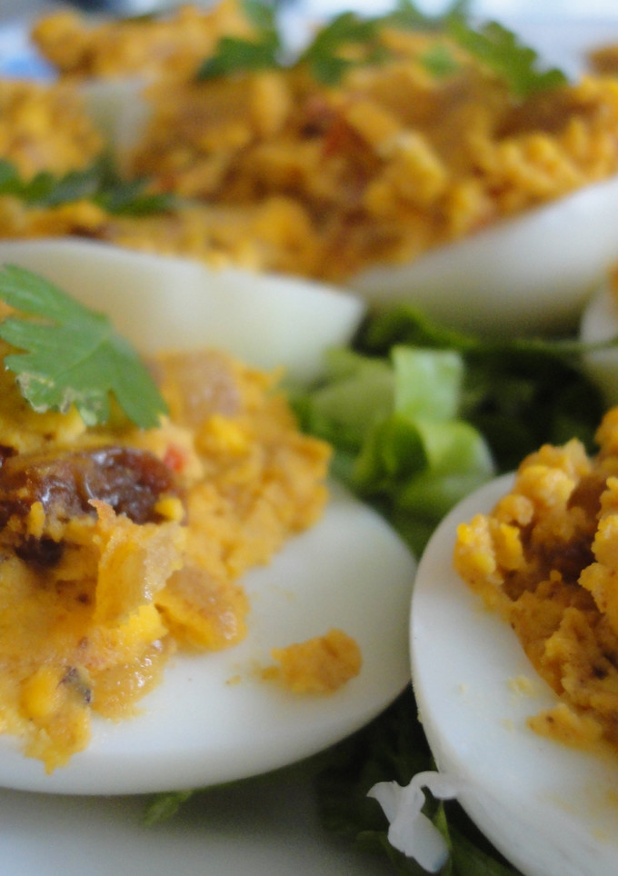 Una foto de Huevos rellenos al curry