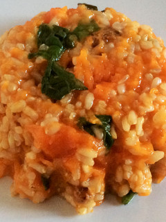 Una foto de Arroz integral al curry con verduras