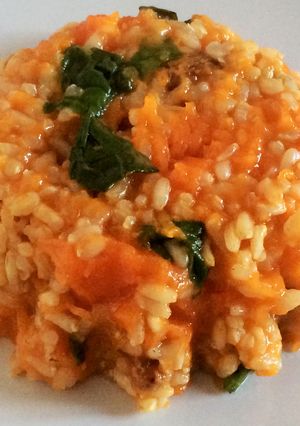Una foto de Arroz integral al curry con verduras