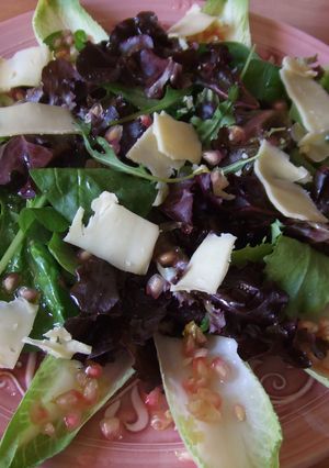 Una foto de Ensalada de endibias con granada