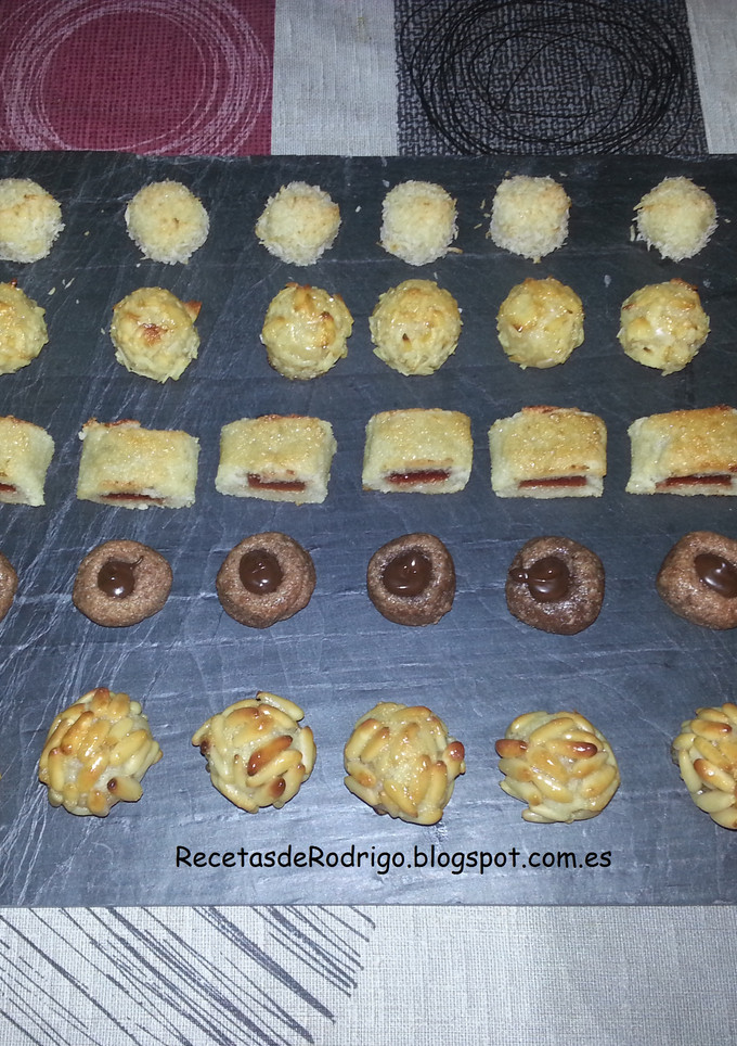 Una foto de Dulces Catalanes - Panellets