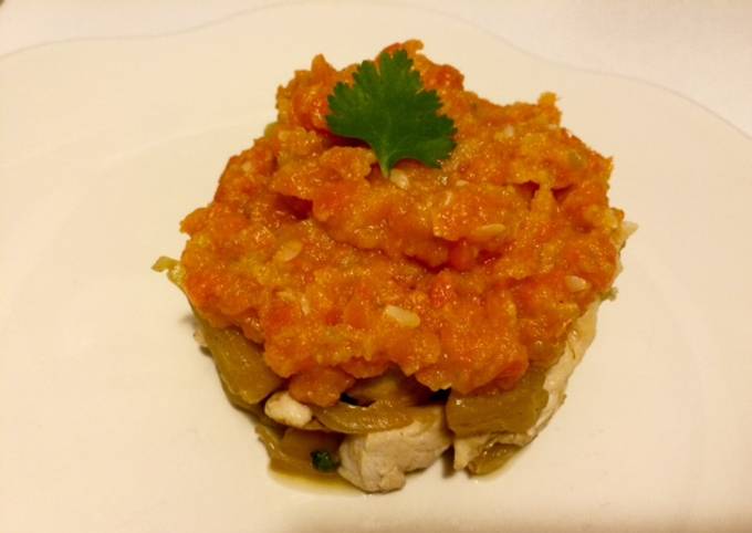 Foto principal de Pavo encebollado dulce al curry con puré de zanahorias