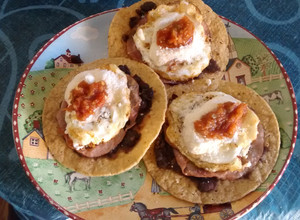 Una foto de Huevos rancheros tradicionales