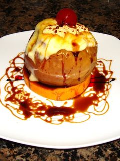 Una foto de Manzanas al horno con crema catalana