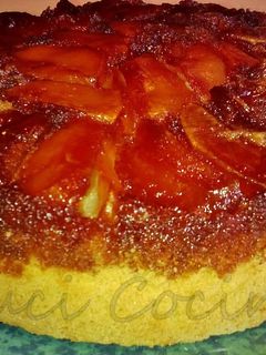 Una foto de Torta invertida de manzanas fácil