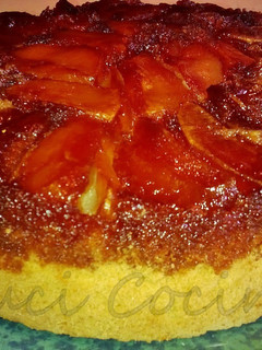 Una foto de Torta invertida de manzanas fácil