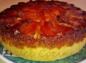 Una foto de Torta invertida de manzanas fácil