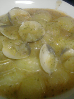 Una foto de Patatas con chirlas