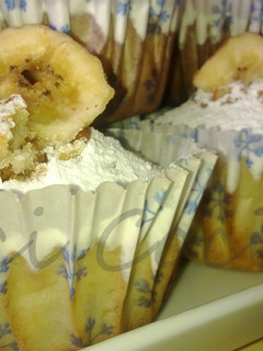 Una foto de Cupcake de banana con corazón de dulce de leche