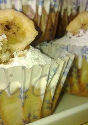Una foto de Cupcake de banana con corazón de dulce de leche 