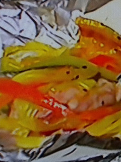 Una foto de Pechugas de pollo en papillote