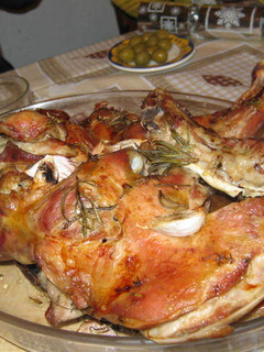 Una foto de Cabrito asado