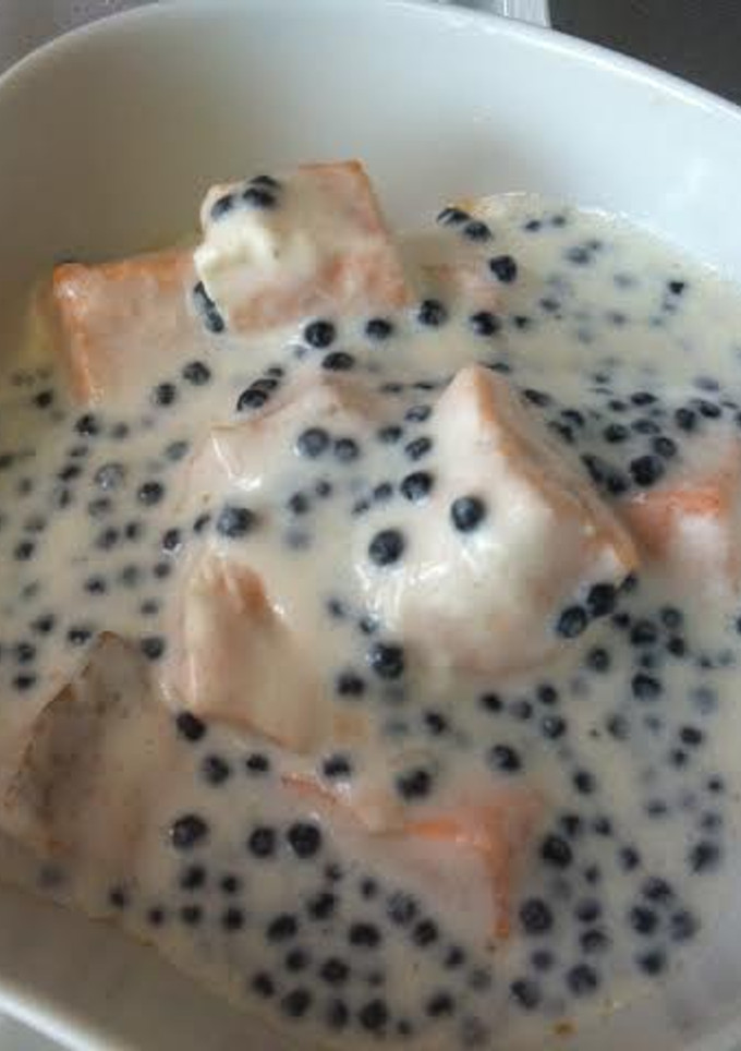 Una foto de Salmón con salsa de caviar