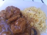 Albóndigas con salsa de trufa y couscous