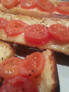 Una foto de Tostadas gratinadas
