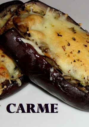 Una foto de Berenjenas gratinadas rellenas a las hierbas provenzales