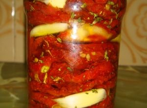 Una foto de Tomates deshidratados en aceite de oliva