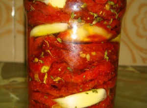 Una foto de Tomates deshidratados en aceite de oliva