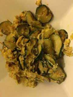 Una foto de Huevos revueltos con zapallitos