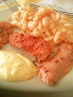 Una foto de Secas del ganxet con butifarra y allioli