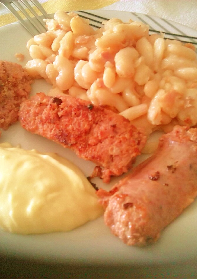 Una foto de Secas del ganxet con butifarra y allioli