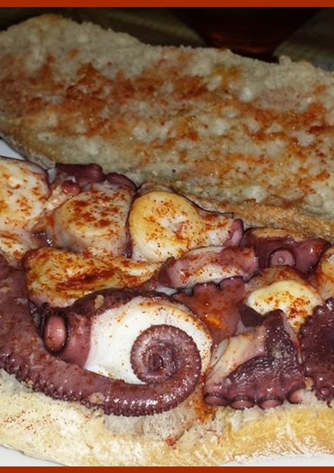 Una foto de Bocata de pulpo
