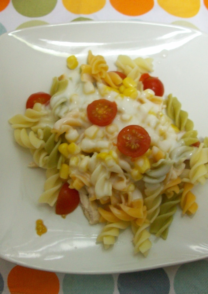 Una foto de Ensalada tricolor de pasta