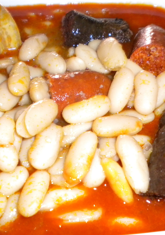 Una foto de Fabada asturiana casera