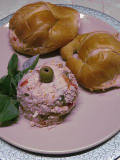 Una foto de Ensalada de Pollo, verduras y mayonesa