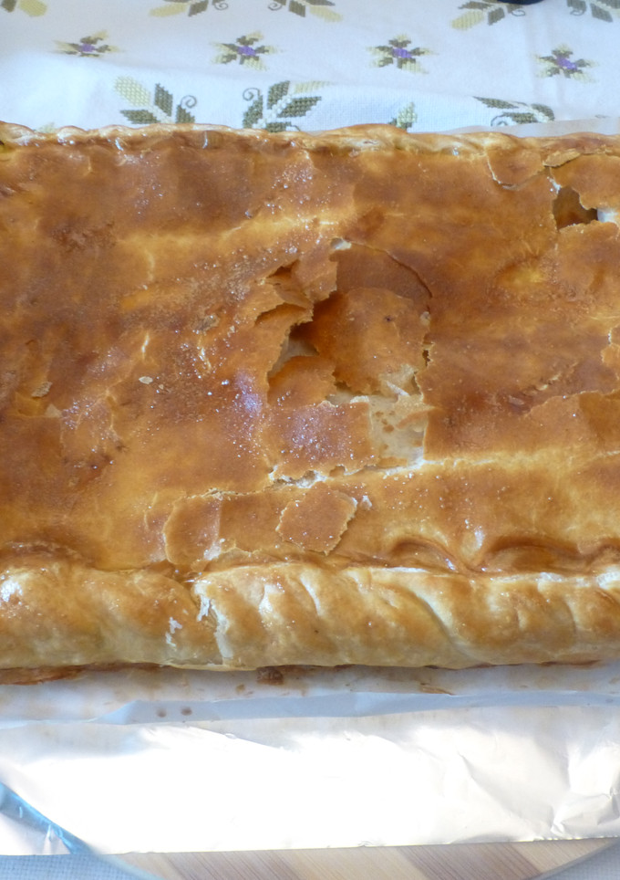 Una foto de Empanada de atún en aceite