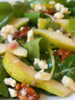 Una foto de Ensalada con peras y nueces